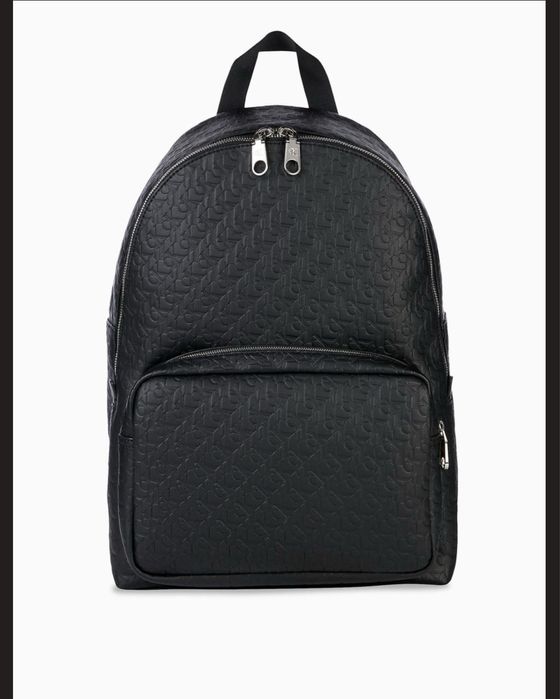 Рюкзак Calvin Klein Debossed Monogram Backpack (черный)