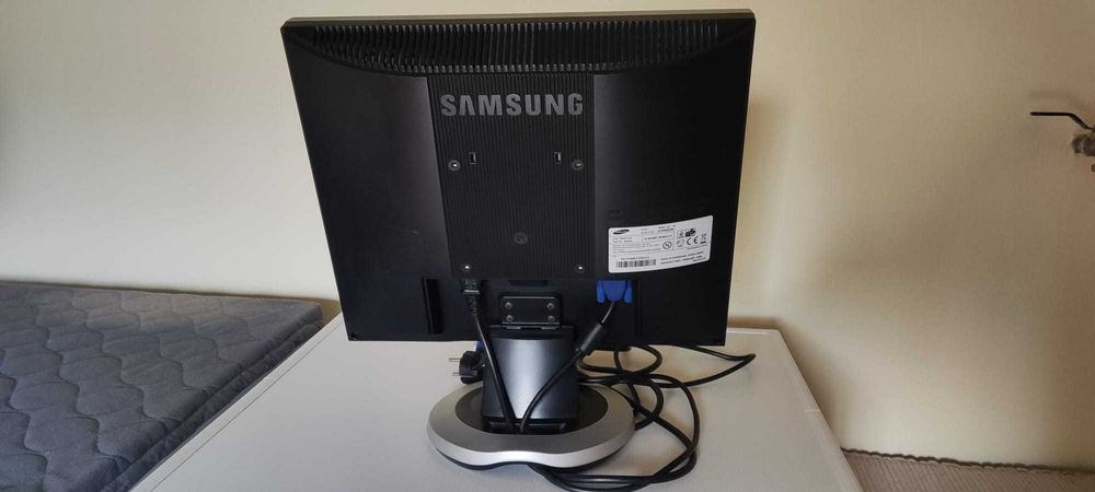 Monitor Samsung SyncMaster 710N – 17 polegadas (Impecável)