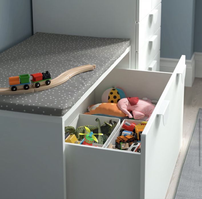 Banco com arrumacao para brinquedos Smastad