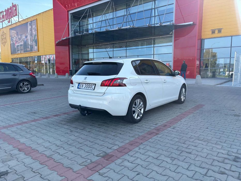 Peugeot      308