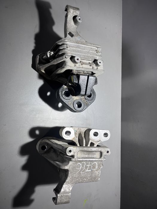 Подушка двигуна подушка двигателя jeep cherokee kl 2.0 2019 2020