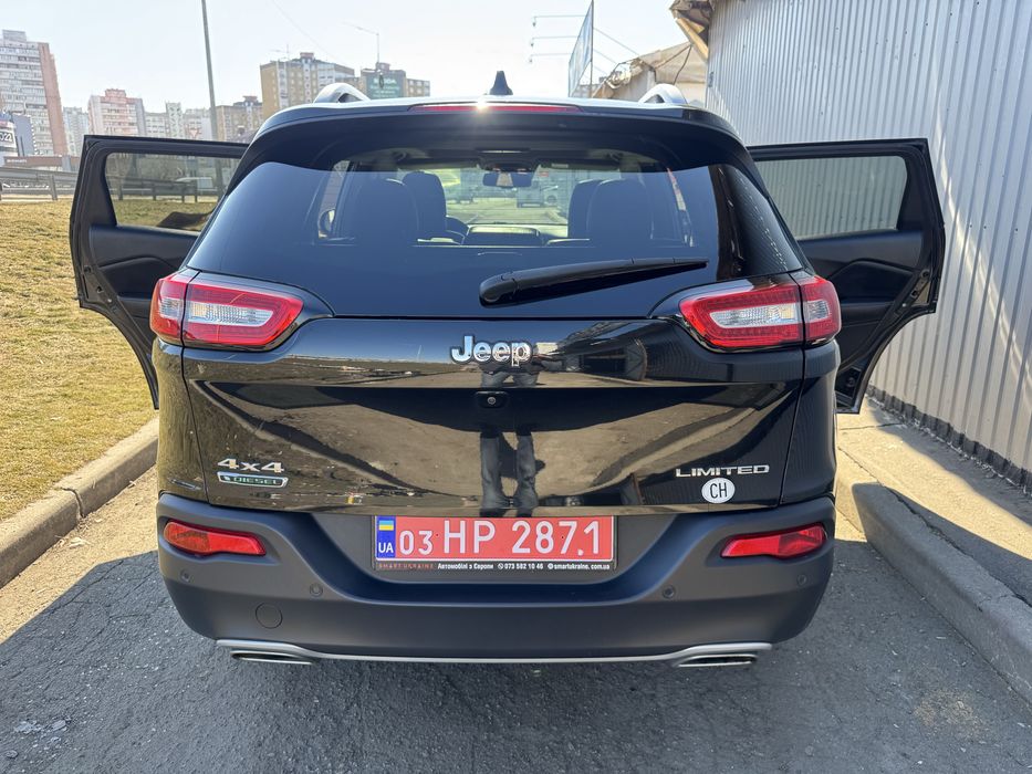 Jeep Cherokee 2.2 d 4*4 з Швейцарії