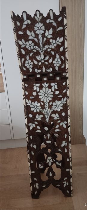 Przedwojenny stojak na gazety