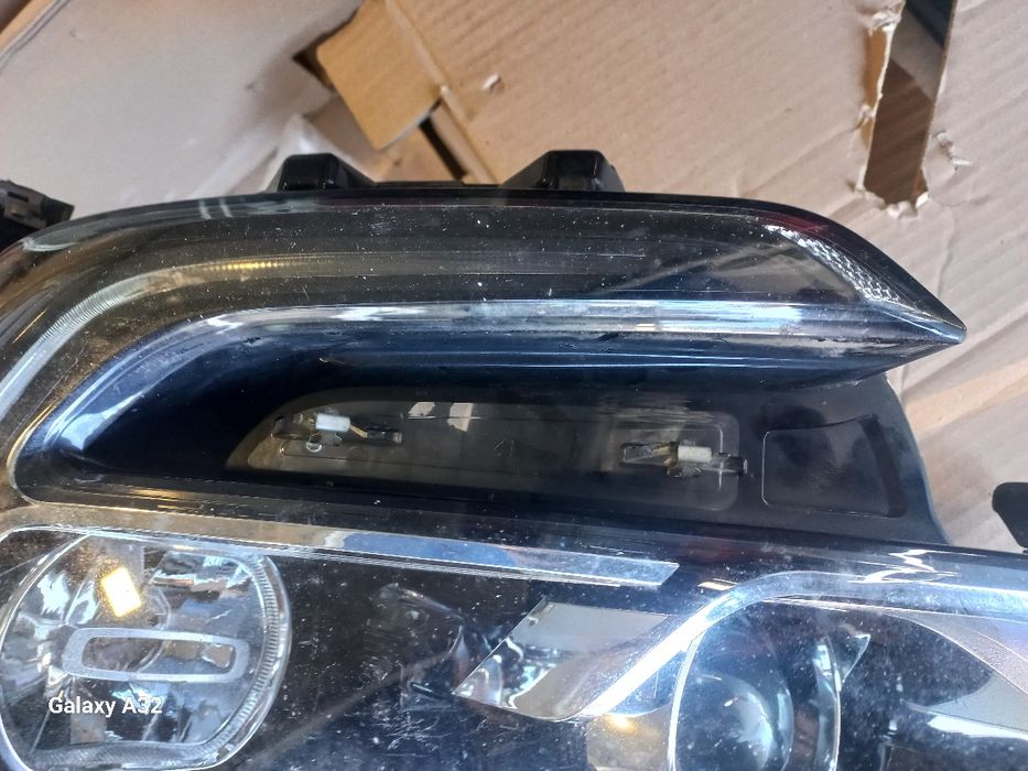 Megane farol esquerdo  led com deficiência