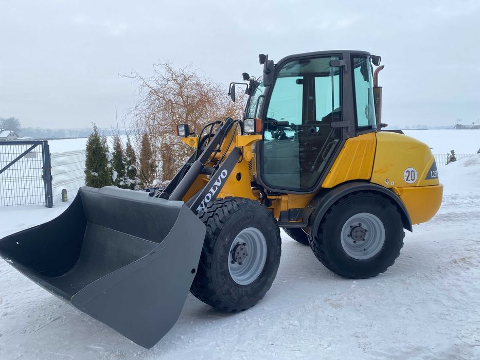 ŁADOWARKA VOLVO L 25B Z ŁYŻKĄ WIDŁY schaffer manitu jcb atlas wiedeman
