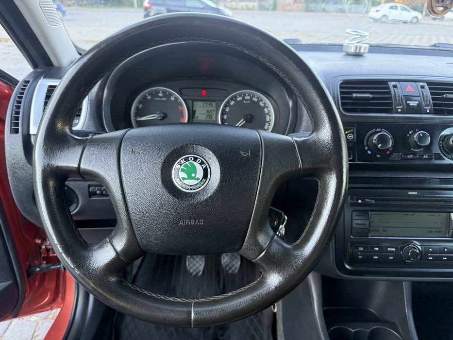 Продам Skoda Fabia 2 1.2 газ/бензин