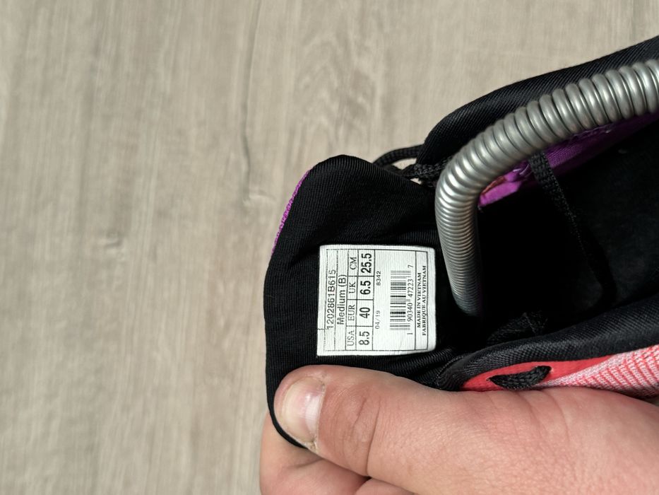 Жіночі кросівки brooks hoka asics kayano nimbus 40 розмір