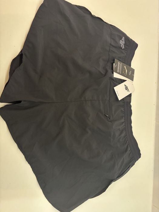 Spodenki biegowe 4F run new xl pro