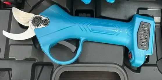 Набір у кейсі міні пила та секатор акумуляторний