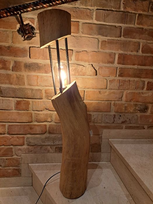 Lampy drewniane.