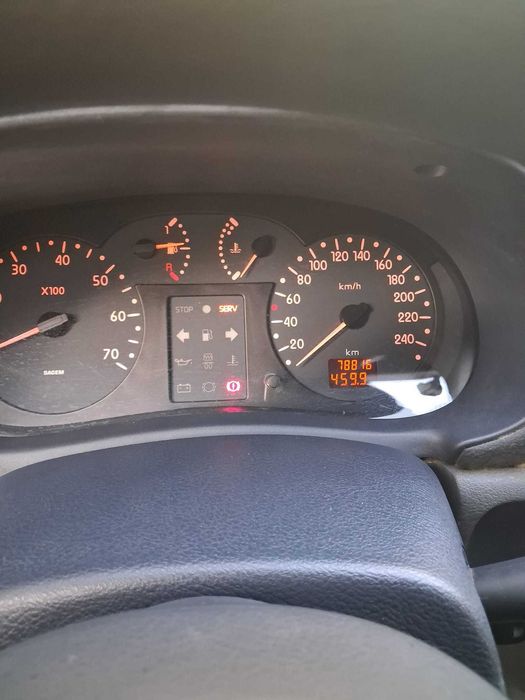 Renault Clio 1.2 RN - Poucos kms