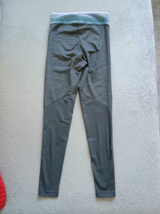Damskie legginsy treningowe Nike PRO CJ3713.068 - rozmiar S, szare