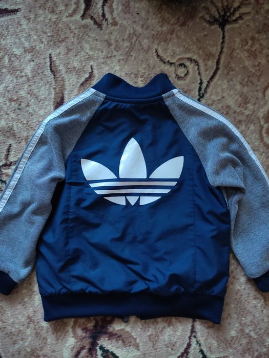 Дитяча вітровка Adidas.