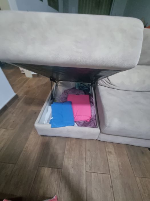 Sofá com chaise long