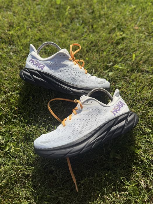 Жіночі кросівки Hoka Clifton 8, білі з фіолетовими вставками, розмір 40, оригінал