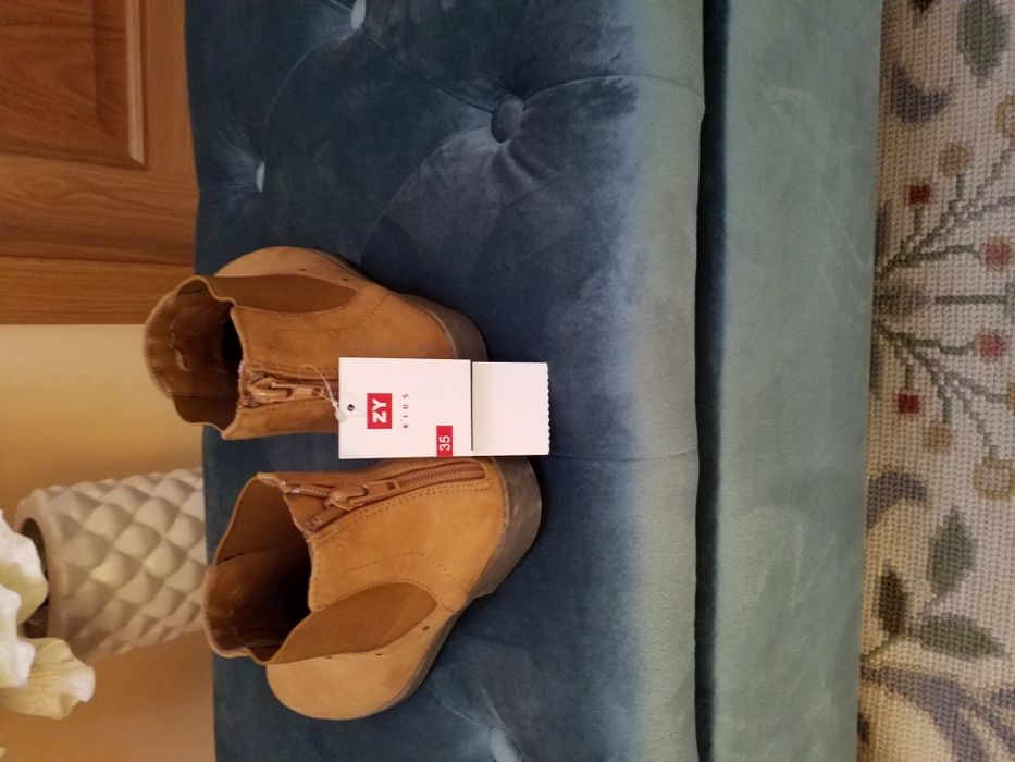 Botas NOVAS de menina