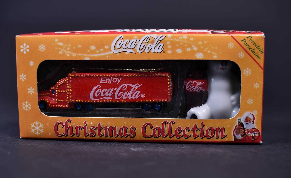 Bombki Coca Cola Christmas Collection Porcelana Ciężarówka/Miś (1)