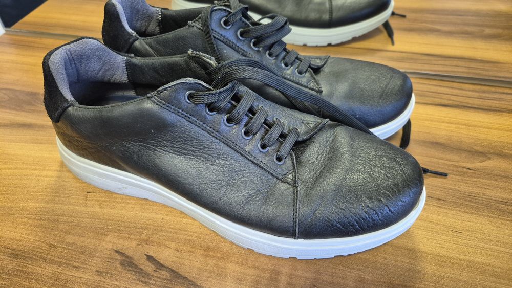 New feet 43 buty skórzane 
Czarne
Stan bdb