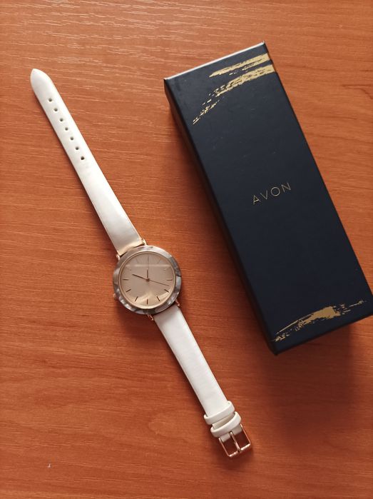 Śliczny zegarek Avon