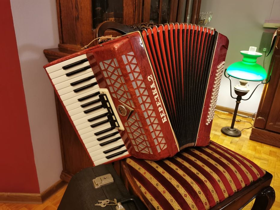 Akordeon klawiszowy Teza 80 basów z futerałem
