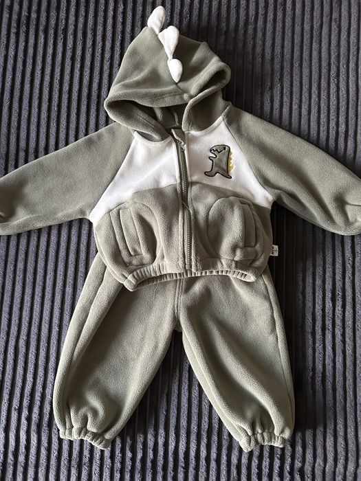 Теплий костюм динозавра