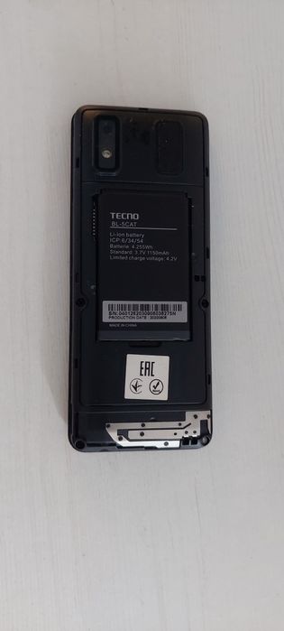3 сім карти  мобільний телефон tecno t372