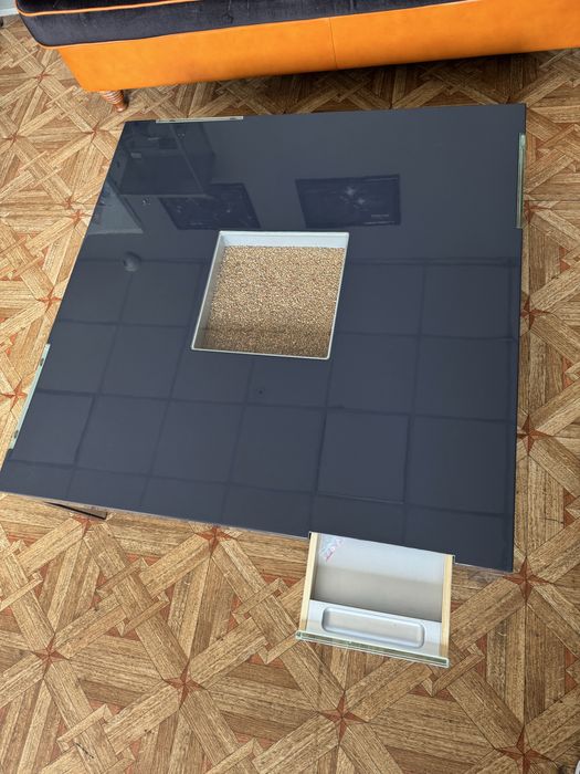 Стол журнальный дерево