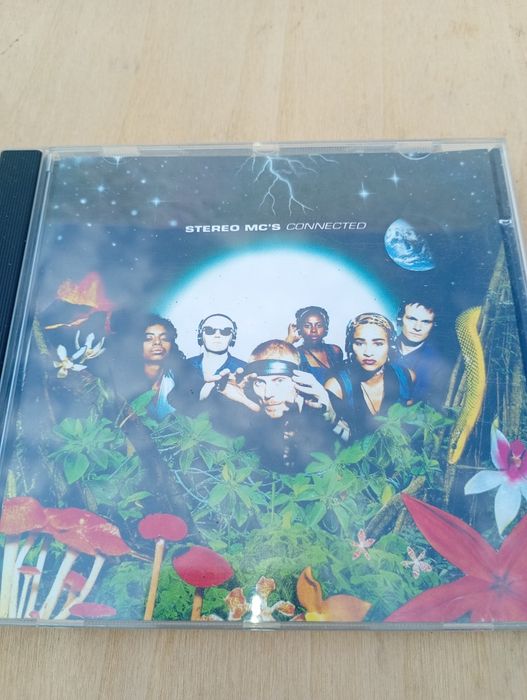 CD Stereo Mc's connected