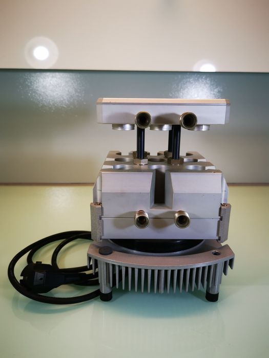 Laboratoryjne mieszadło magnetyczne na probówki