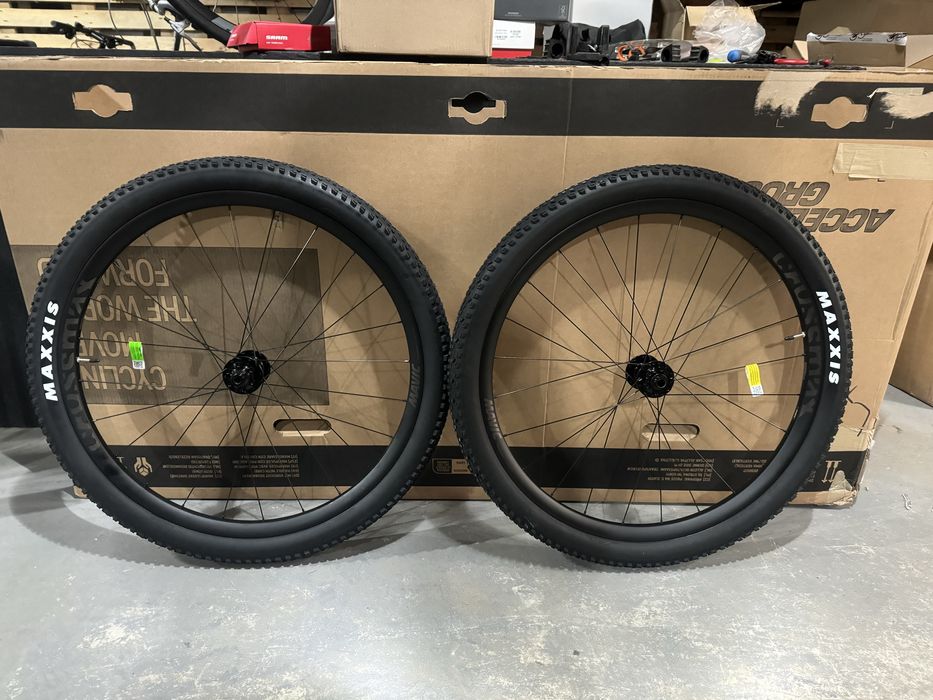 Nowe kola MTB 29 Mavic Crossmax S Carbon  z oponami