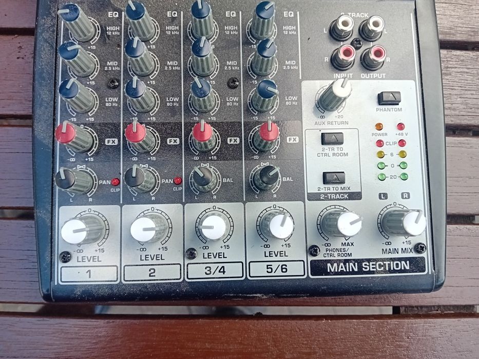 Behringer Xenyx 802 | Klasyczny analog dla pasjonata. Nietestowany.
