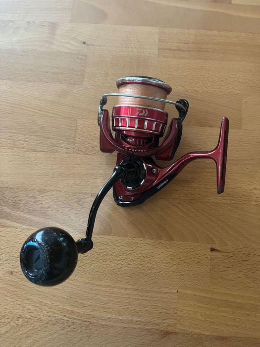 Carreto pesca daiwa BGRR LT 5000D-CXH-ARK Boia pião chumbadinha mar vermelho