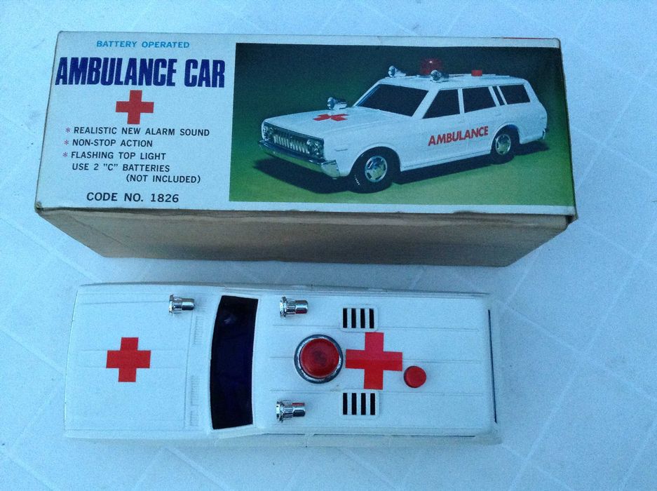 Ambulância carro - pilhas - com sirene - Japão anos 70 com caixa - TOP
