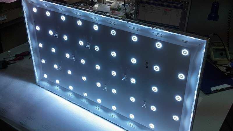 Naprawa telewizora, wymiana podświetlenia w tv