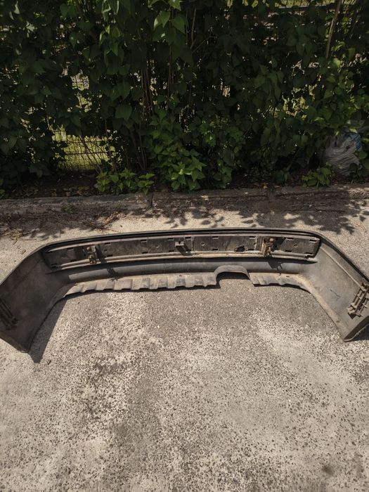 Задній бампер Audi 80 B3
