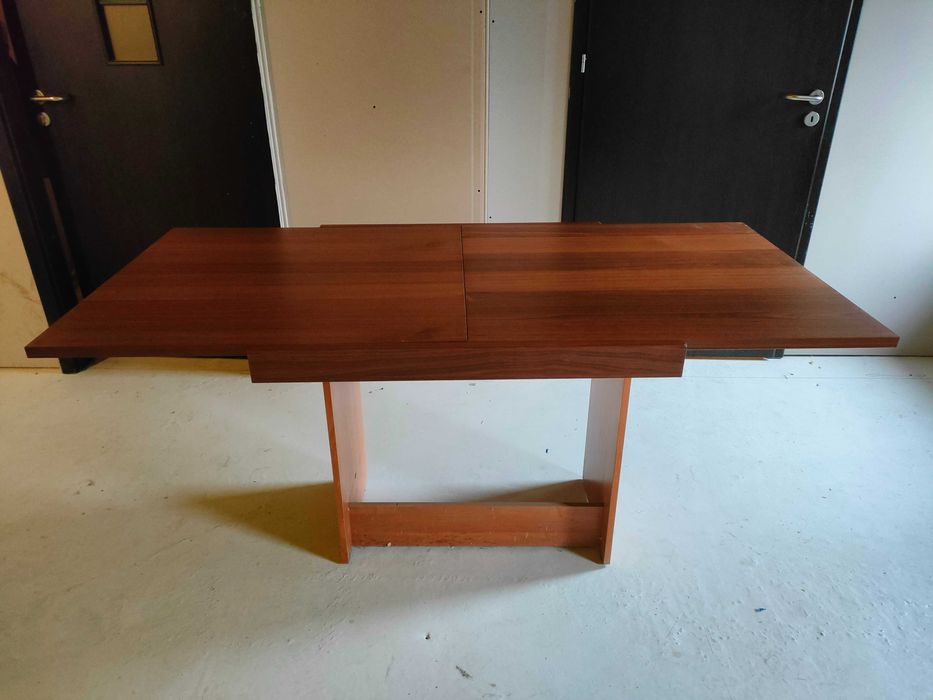 Stół drewniany rozsuwany