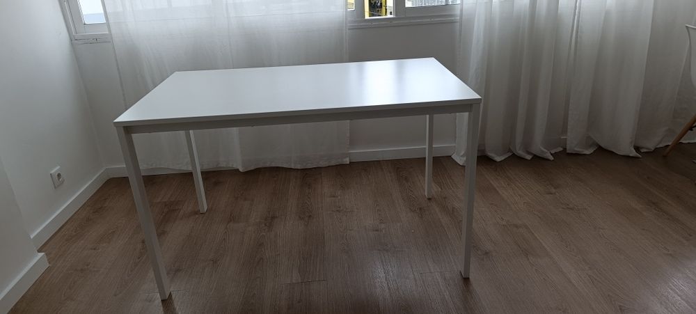 Mesa de jantar 125x74 cm