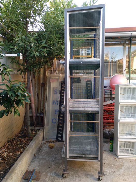 Viveiros/ gaiolas para passaros