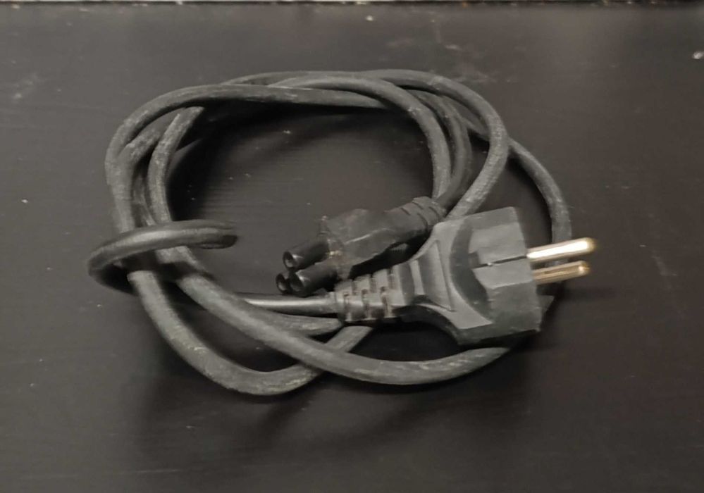 Lote de 4 cabos HDMI / 220 V - Como novos