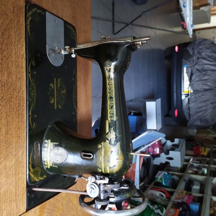 Máquina Costura Singer - Bom estado de conservação