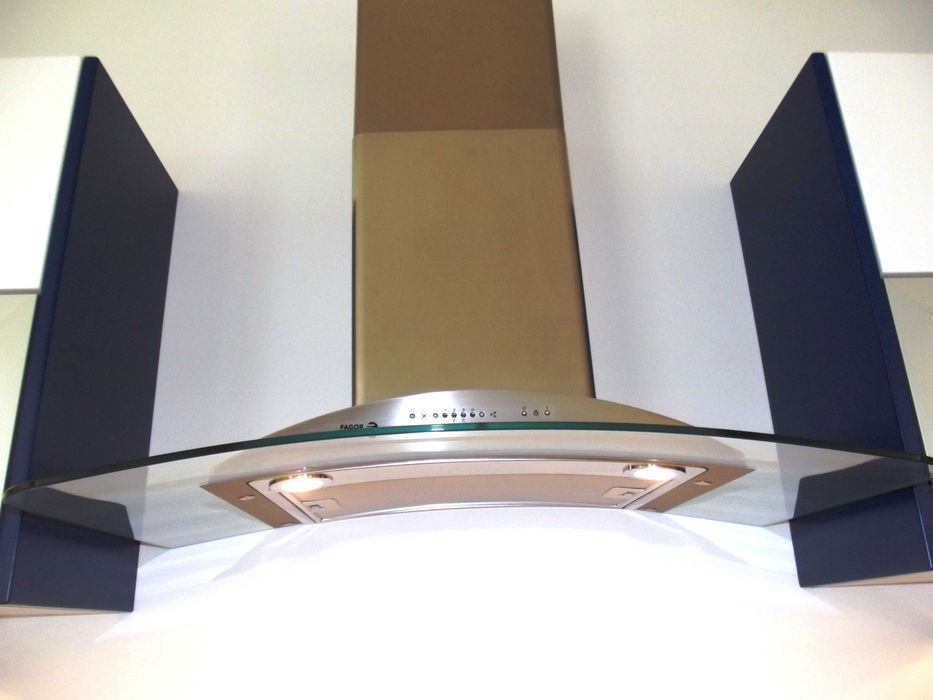 Exaustor / Chaminé FAGOR 90cm Inox-Vidro. Artigo de exposição.