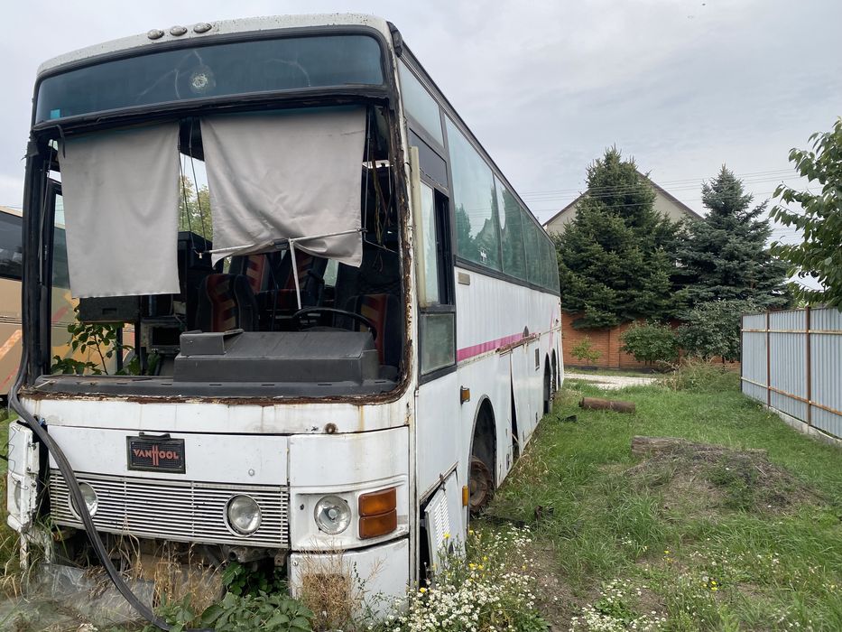 Автобус скания  , целые все стекла двери кроме лобового , под склад