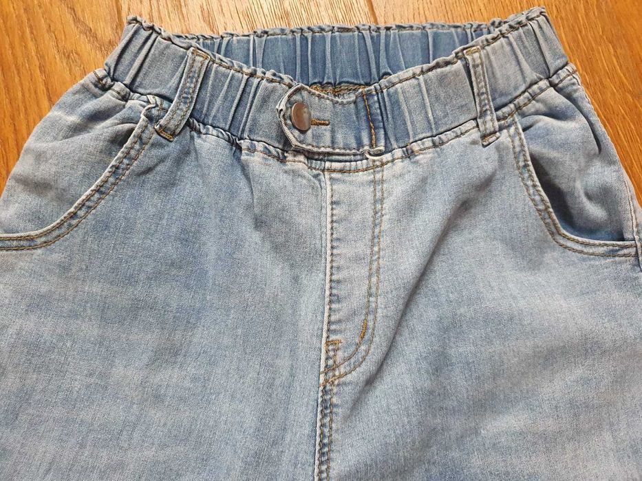 Błękitne spodnie jeansowe, lekkie, letnie 34/36
