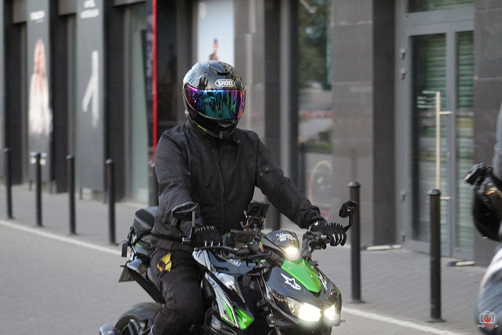 Kawasaki z 1000 naked