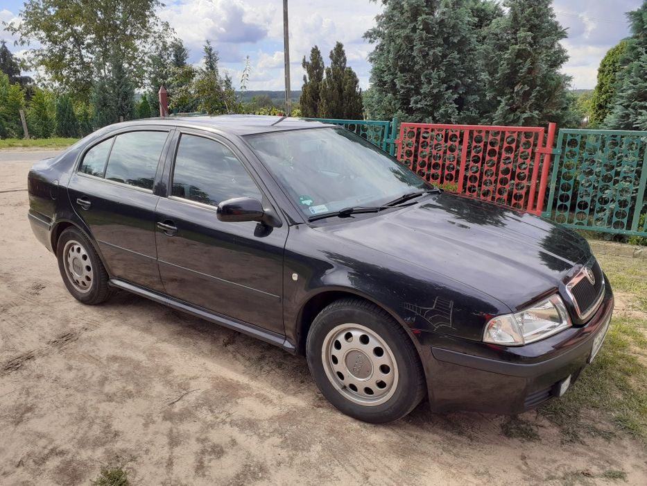 Przewóz osób w komfortowych warunkach  od 1 do 30 osób.