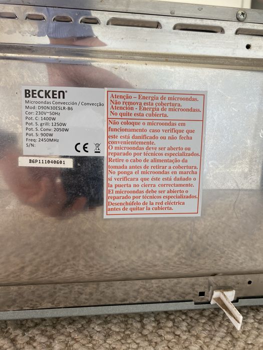 Micro-ondas BECKEN Digital com Grill e Convecção - Inox | Como Forno