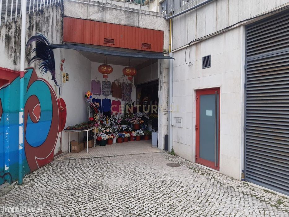 Armazém em Santa Iria de Azóia