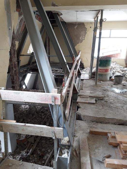 Prestação de serviços de serralharia