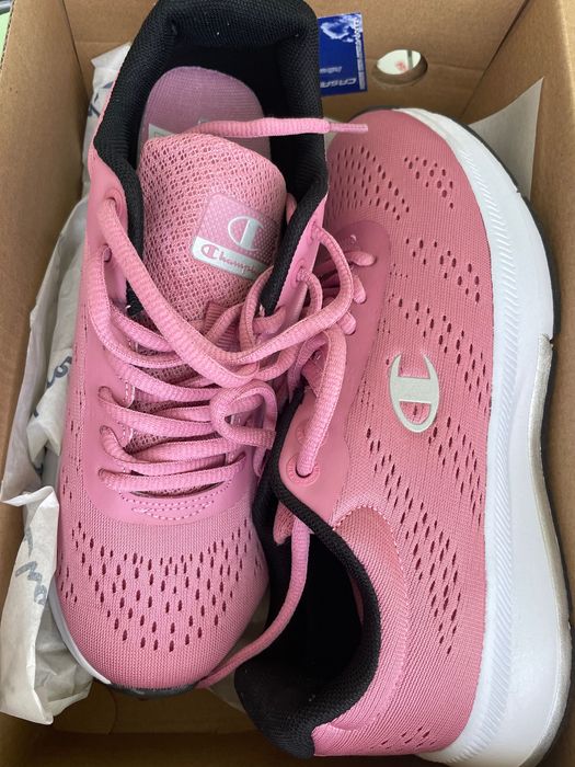 Кросівки фірми Champion