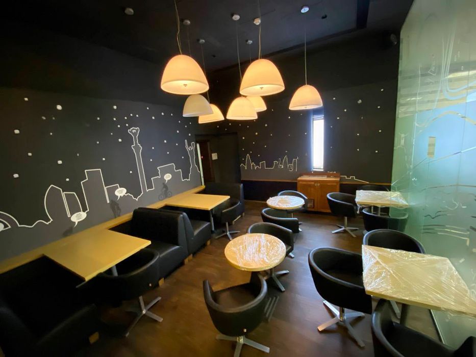 Продаю обладнання та меблі для кафе (комплект)